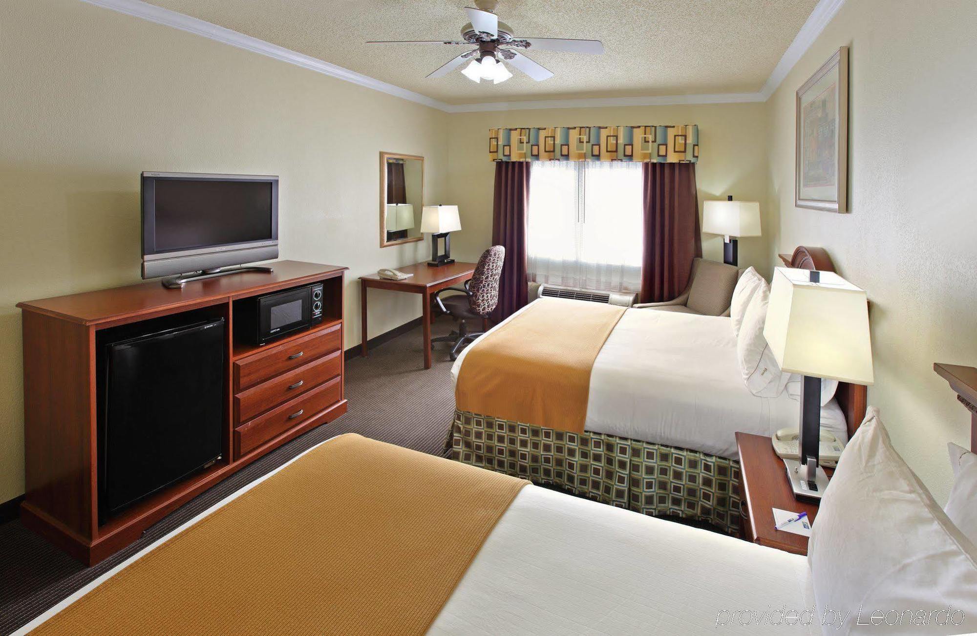 Holiday Inn Express Hotel & Suites Greenville By Ihg Chambre photo