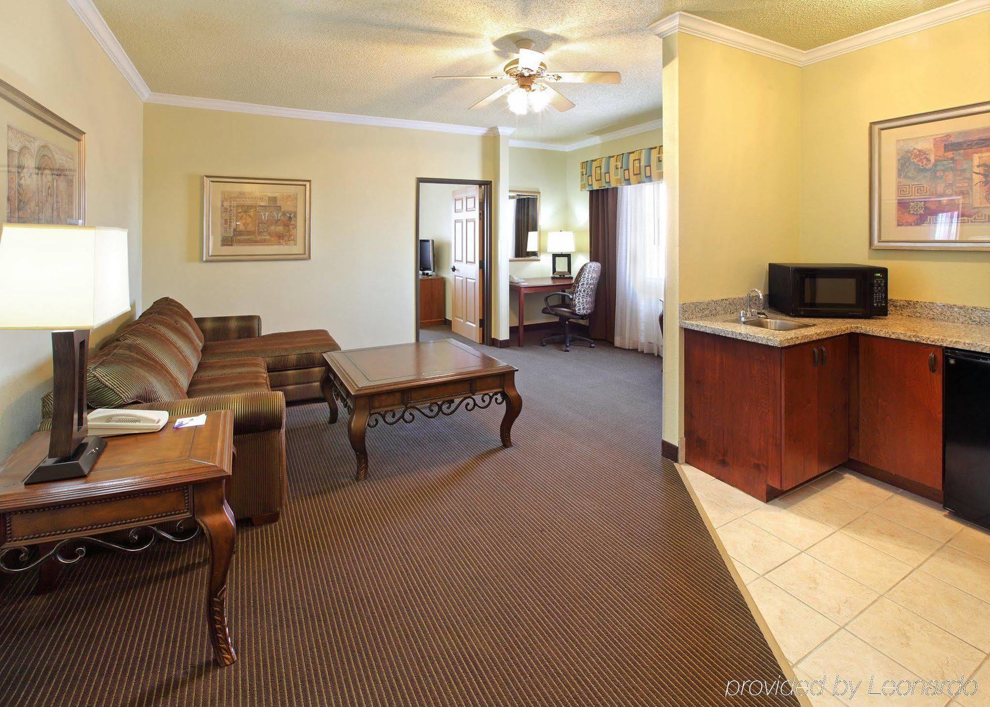 Holiday Inn Express Hotel & Suites Greenville By Ihg Extérieur photo