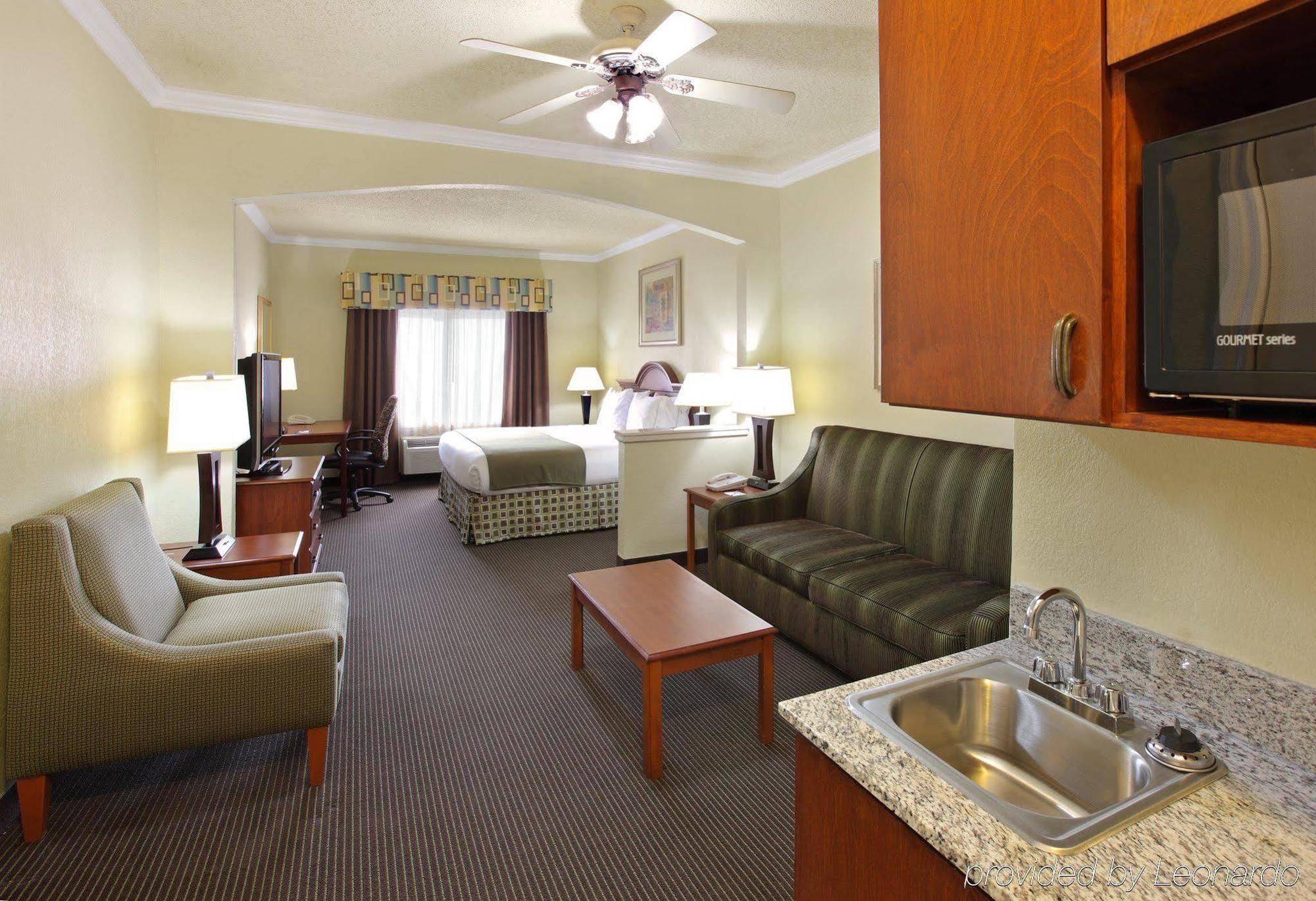 Holiday Inn Express Hotel & Suites Greenville By Ihg Extérieur photo