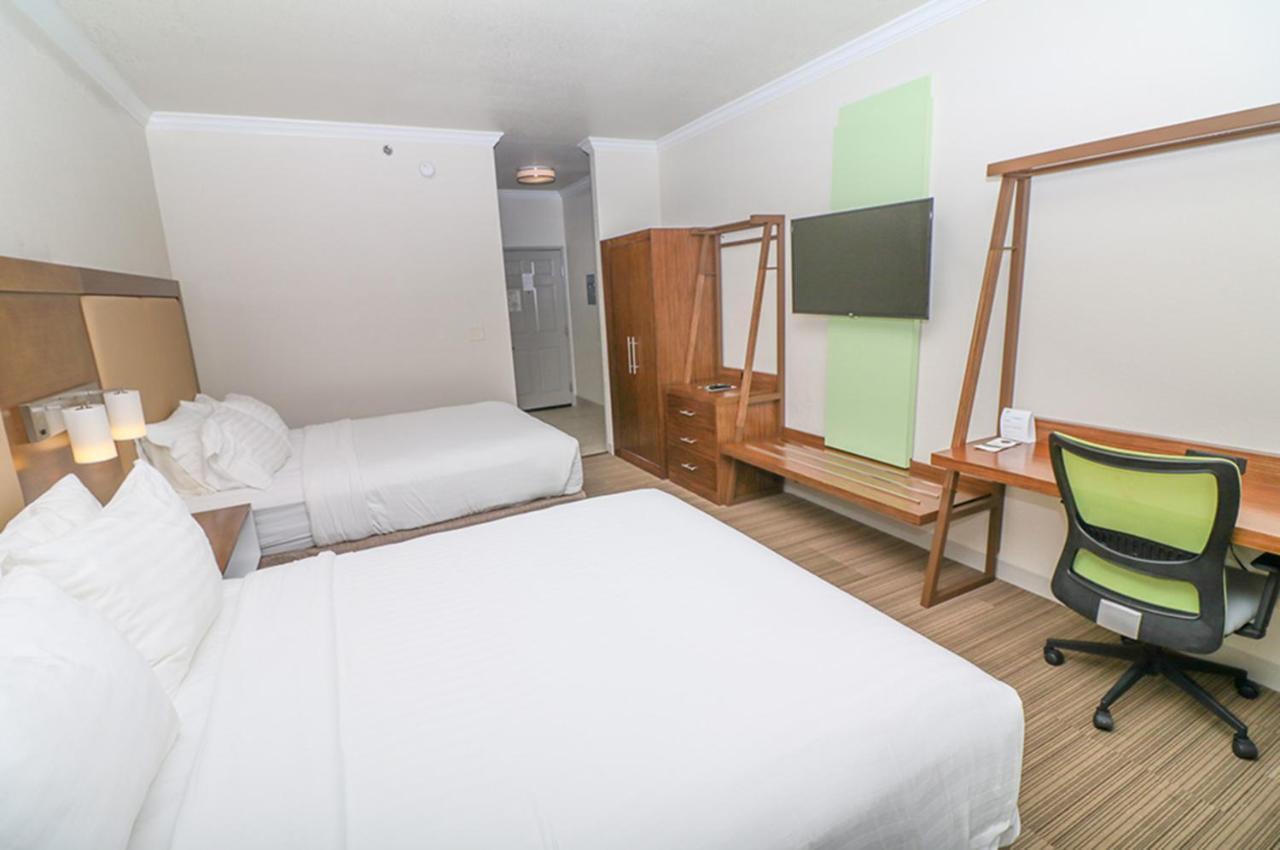 Holiday Inn Express Hotel & Suites Greenville By Ihg Extérieur photo