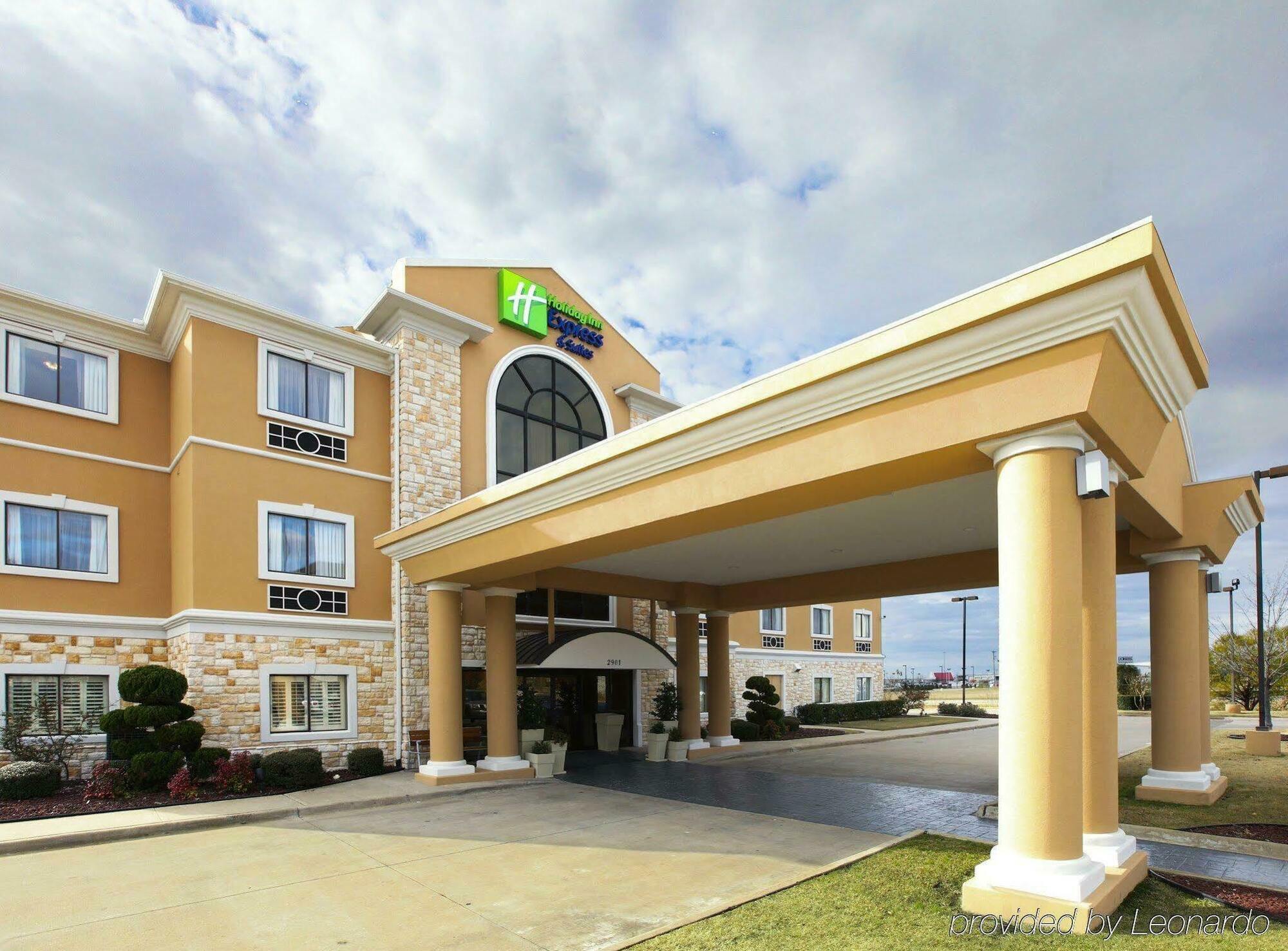 Holiday Inn Express Hotel & Suites Greenville By Ihg Extérieur photo