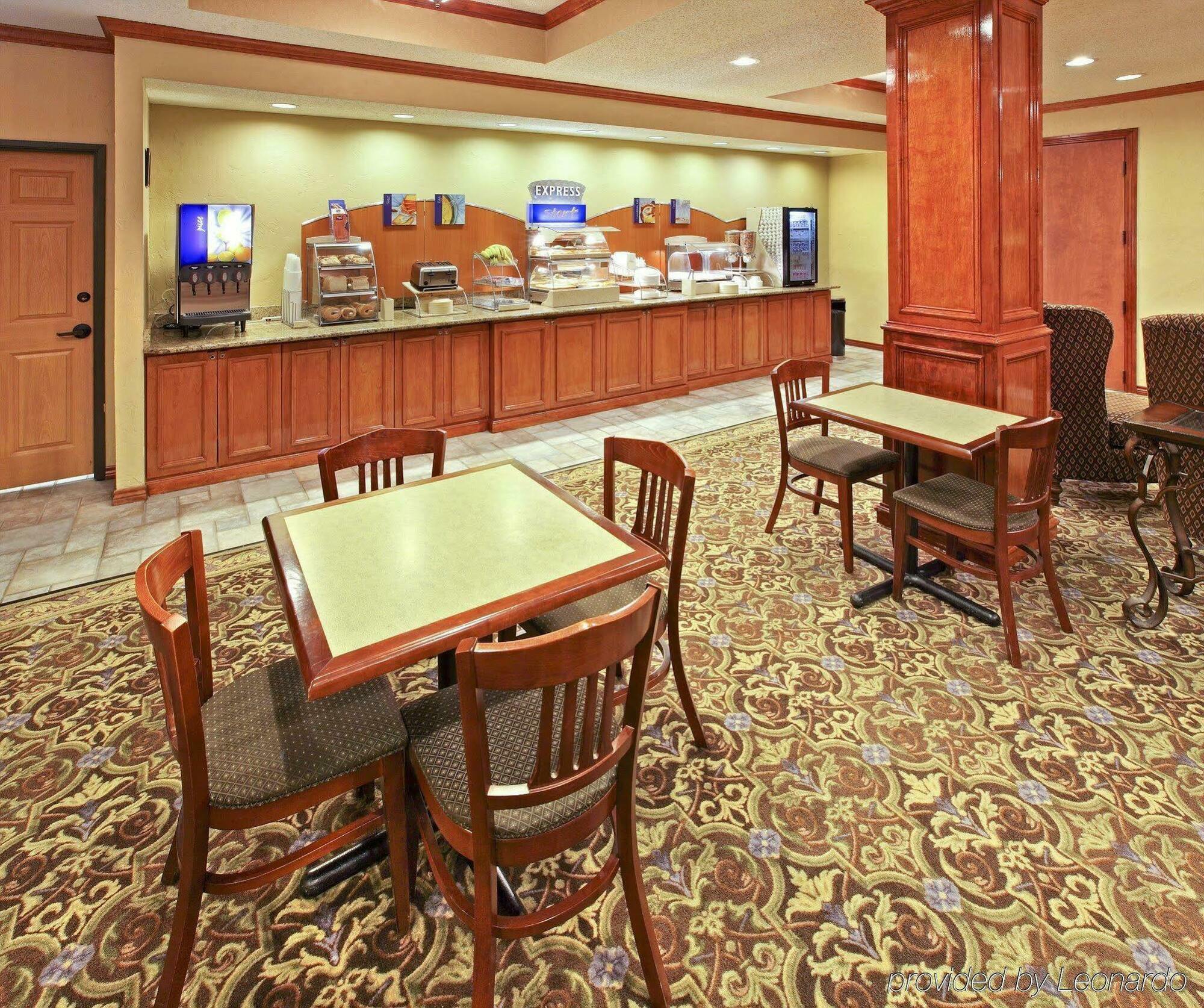 Holiday Inn Express Hotel & Suites Greenville By Ihg Extérieur photo