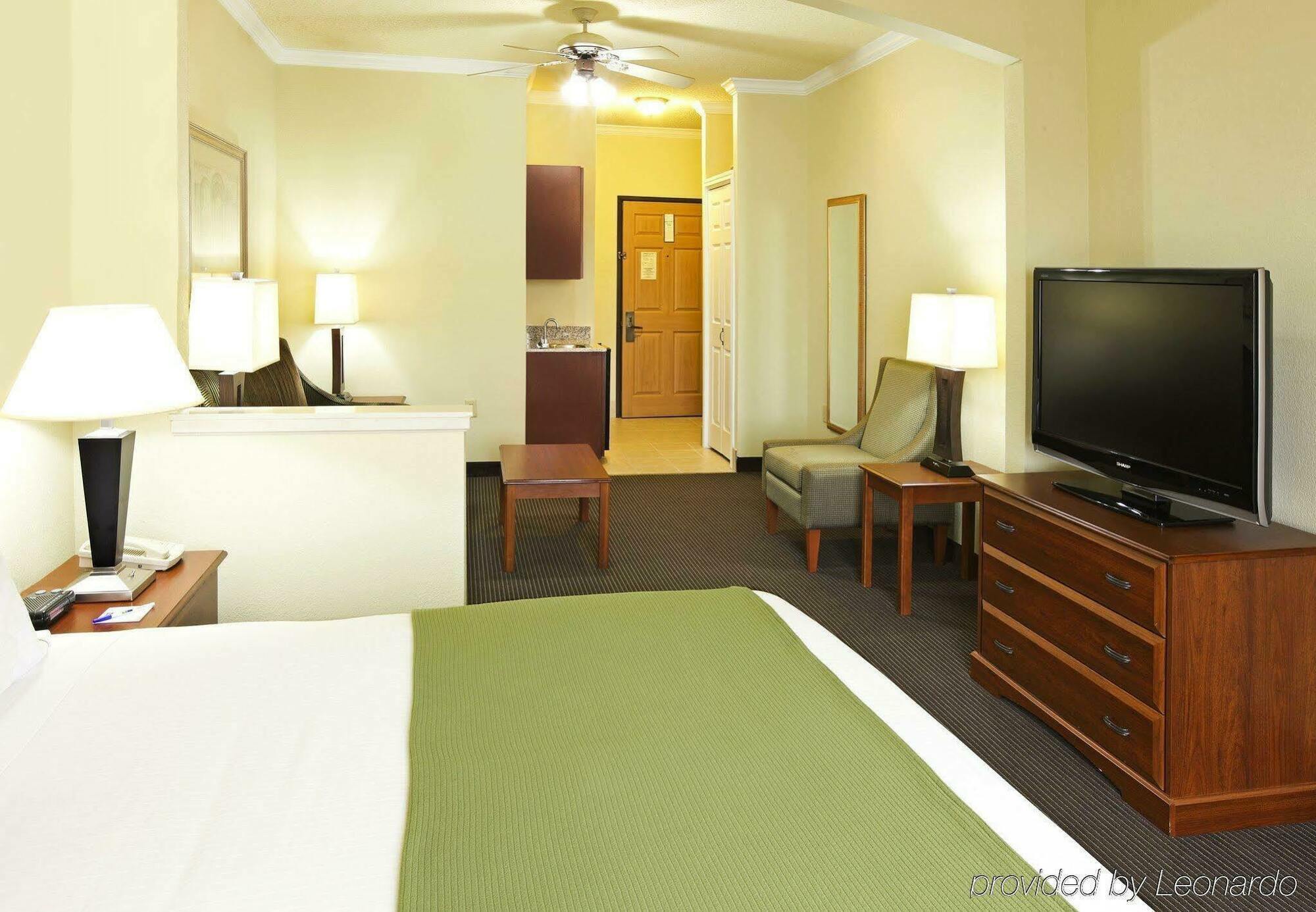 Holiday Inn Express Hotel & Suites Greenville By Ihg Extérieur photo