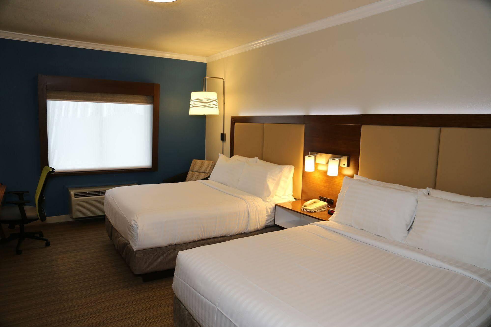 Holiday Inn Express Hotel & Suites Greenville By Ihg Extérieur photo